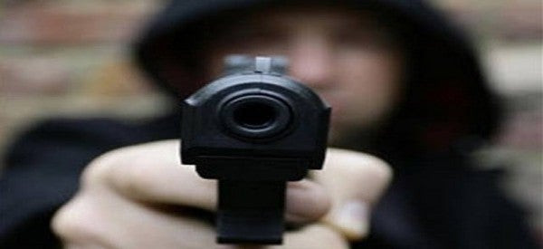 Σοκαριστική δολοφονία εν ψυχρώ μέσα σε καφετέρια – Προσοχή, σκληρές εικόνες (βίντεο)